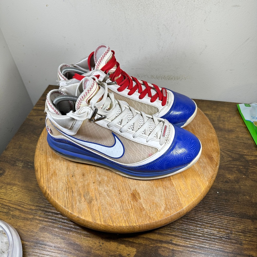 Nike LeBron Witness 2 Men's Shoes White Blue Red Size 8.5 DJ5158-100